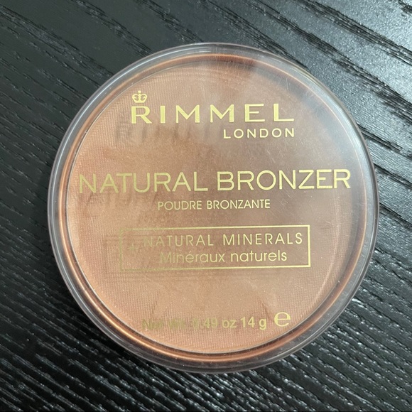 🌟 FREE Add-On Rimmel Bronzer Powder 021 Sun Light - Picture 2 of 5